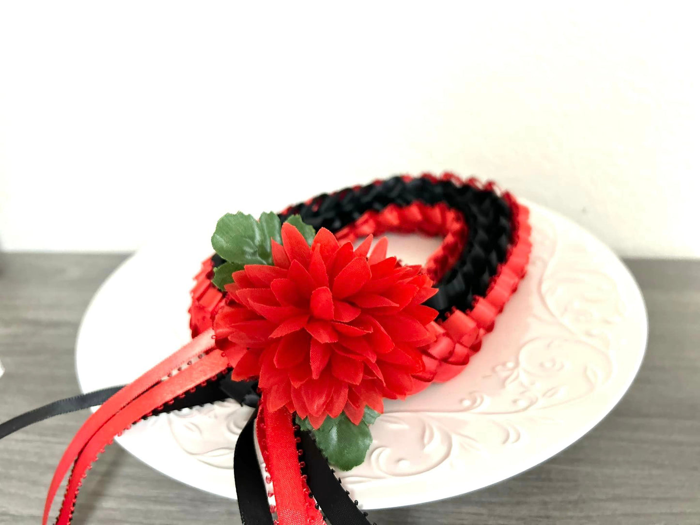 DOUBLE STRAND LEI WITH MUM [Assorted Colors Available]