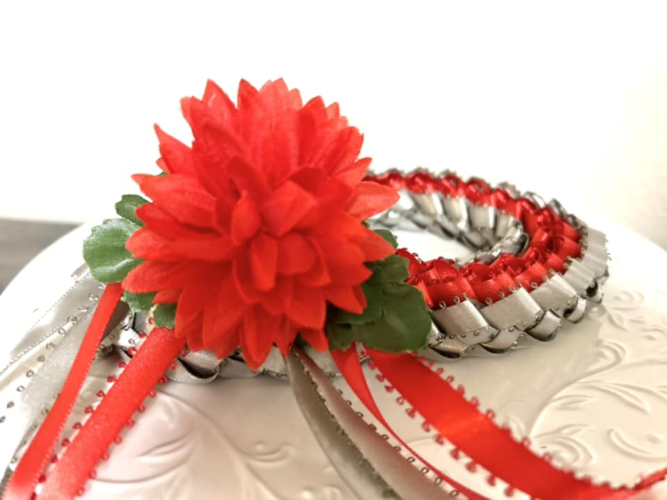 DOUBLE STRAND LEI WITH MUM [Assorted Colors Available]