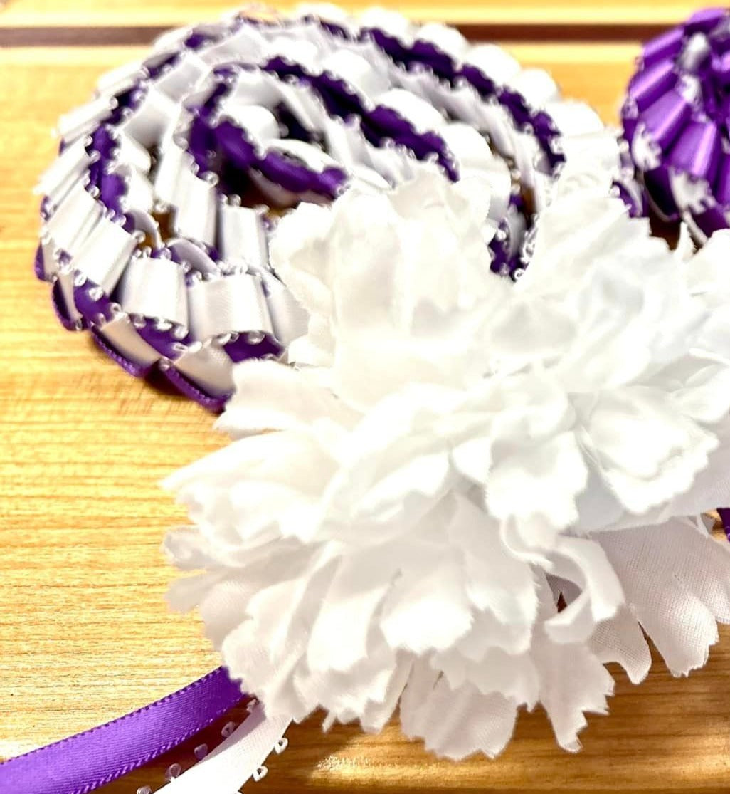 SINGLE STRAND LEI WITH CARNATION [Assorted Colors Available]