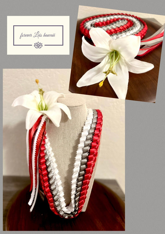 Lily Triple Strand Lei