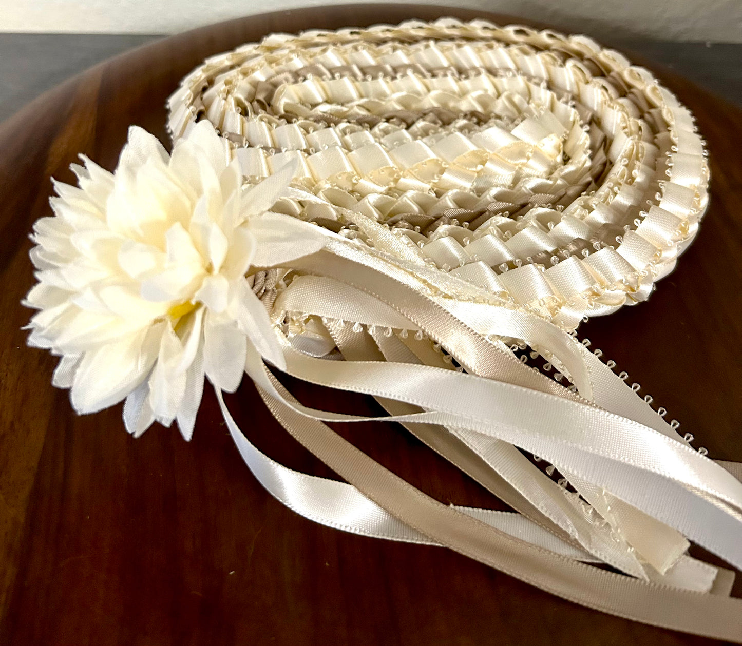 TRIPLE STRAND LEI WITH MUM [Assorted Colors Available]