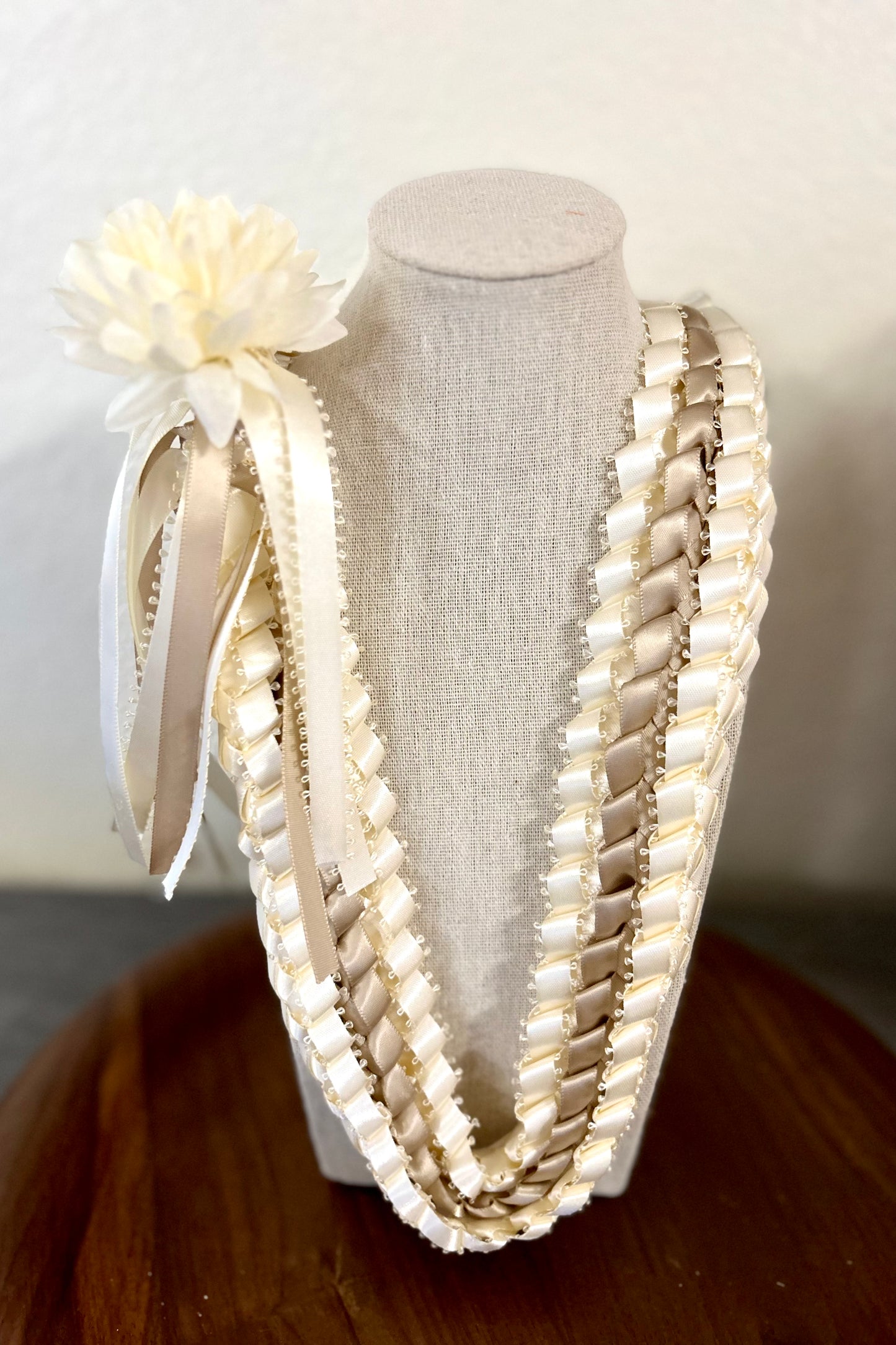 TRIPLE STRAND LEI WITH MUM [Assorted Colors Available]