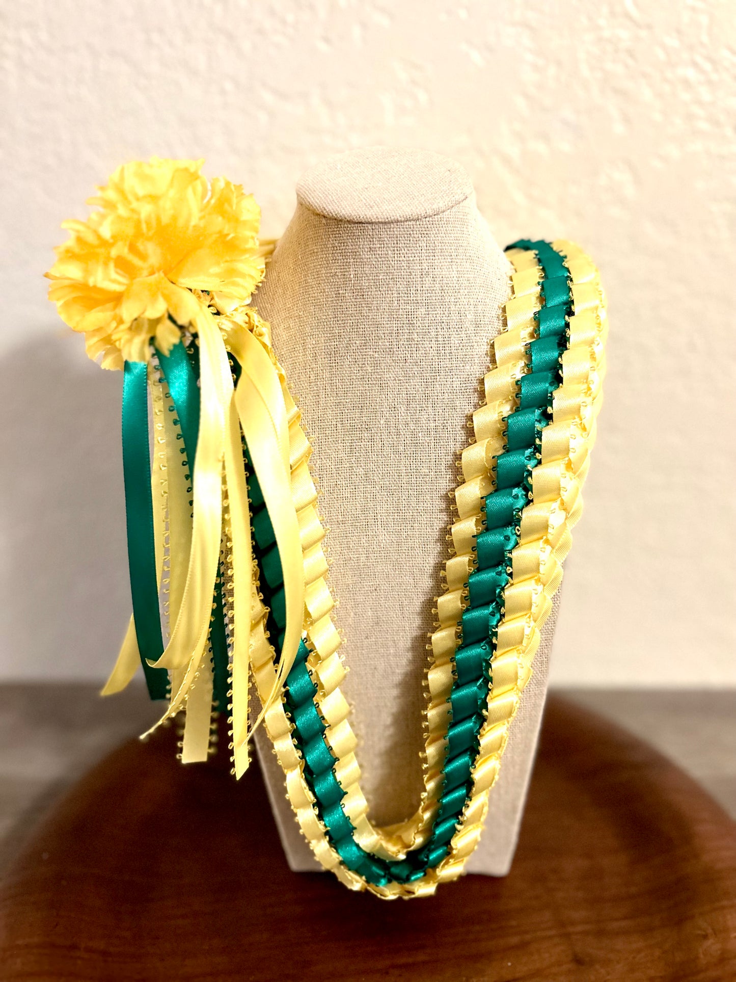 TRIPLE STRAND LEI WITH CARNATION [Assorted Colors Available]