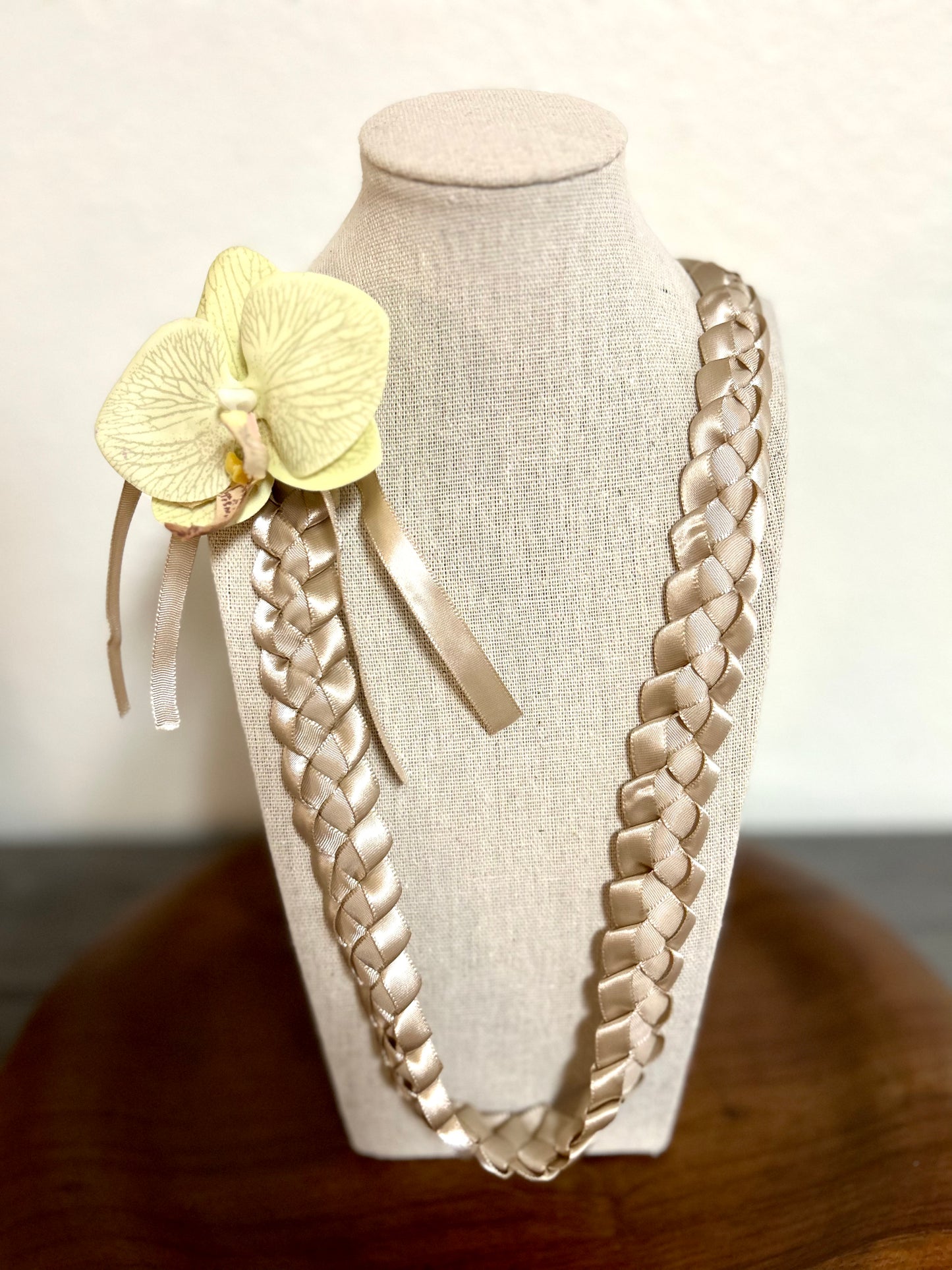 Orchid Single Strand Lei